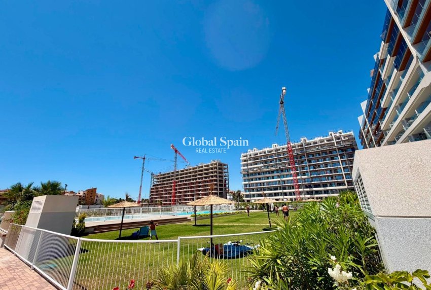 Revente - APPARTEMENT -
TORREVIEJA - Punta Prima