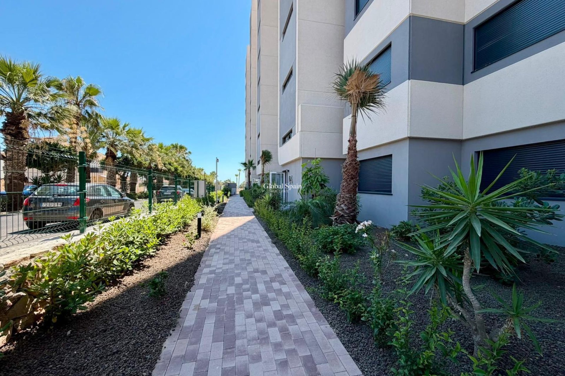 Revente - APPARTEMENT -
TORREVIEJA - Punta Prima