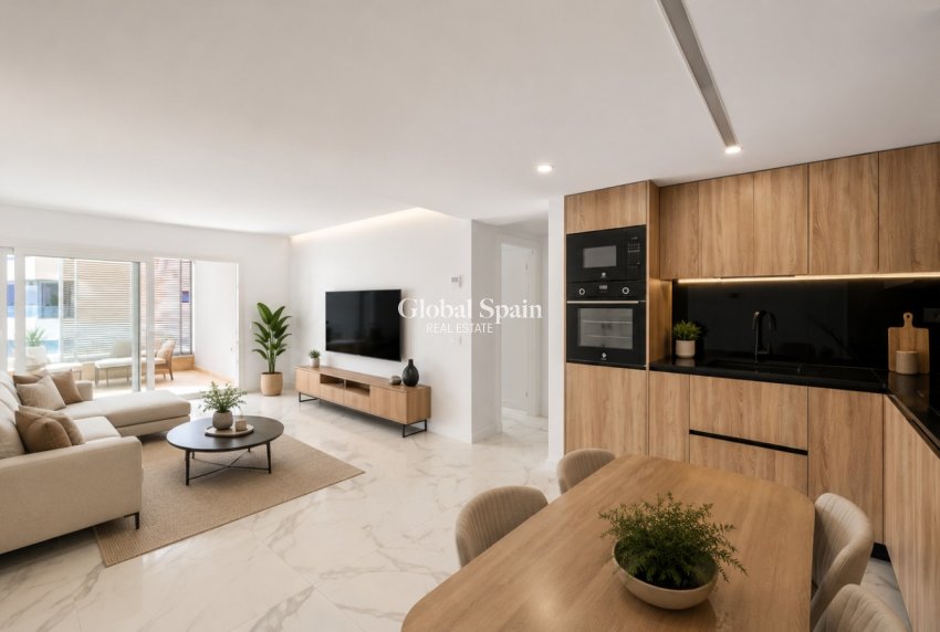 Revente - APPARTEMENT -
TORREVIEJA - Punta prima