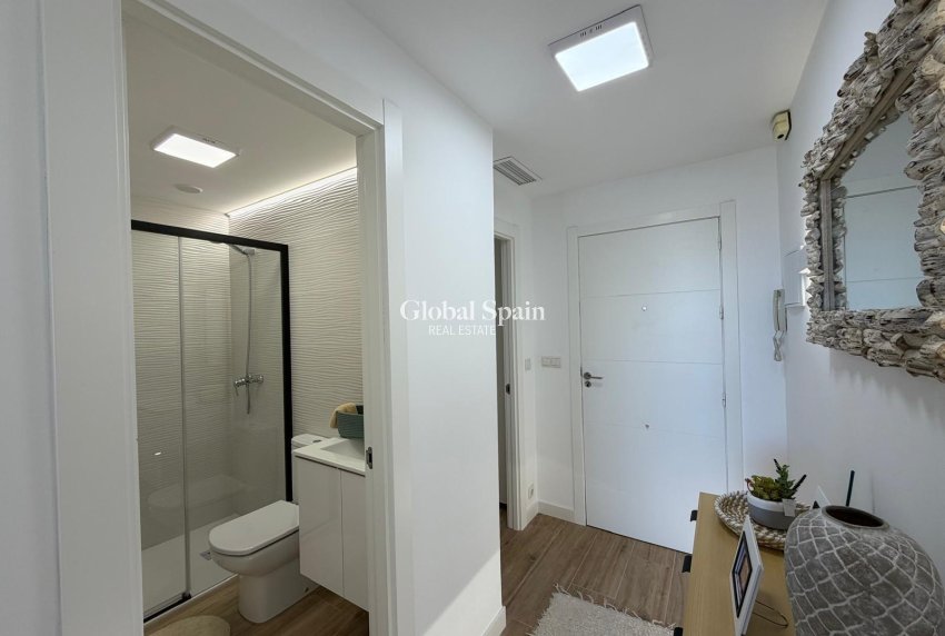 Revente - APPARTEMENT -
TORREVIEJA - Punta Prima
