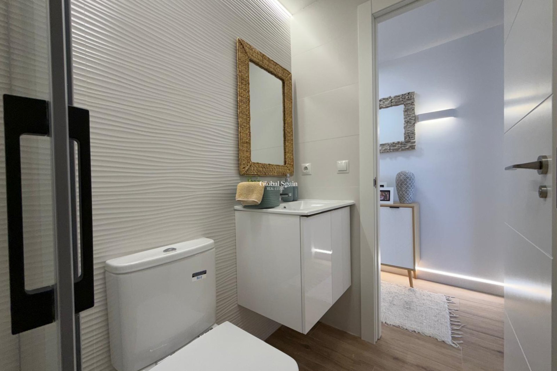 Revente - APPARTEMENT -
TORREVIEJA - Punta Prima