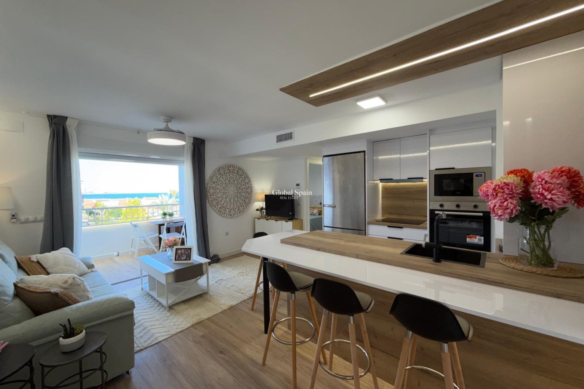 Revente - APPARTEMENT -
TORREVIEJA - Punta Prima