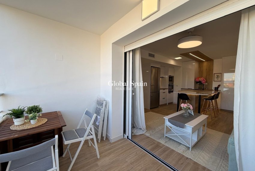 Revente - APPARTEMENT -
TORREVIEJA - Punta Prima