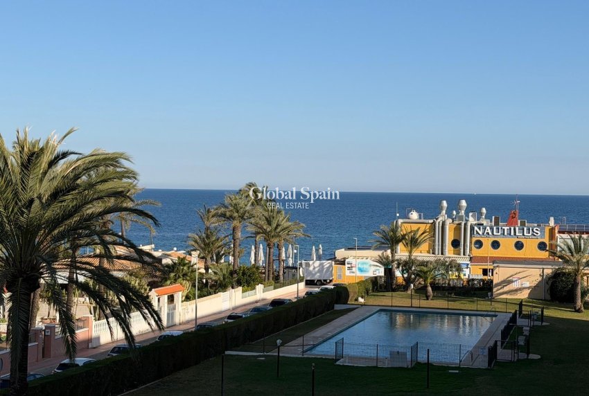 Revente - APPARTEMENT -
TORREVIEJA - Punta Prima