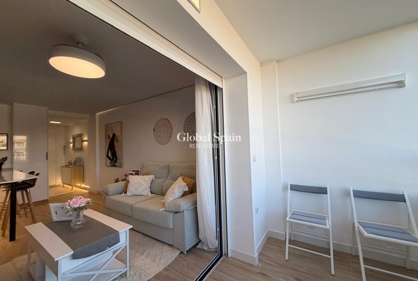 Revente - APPARTEMENT -
TORREVIEJA - Punta Prima