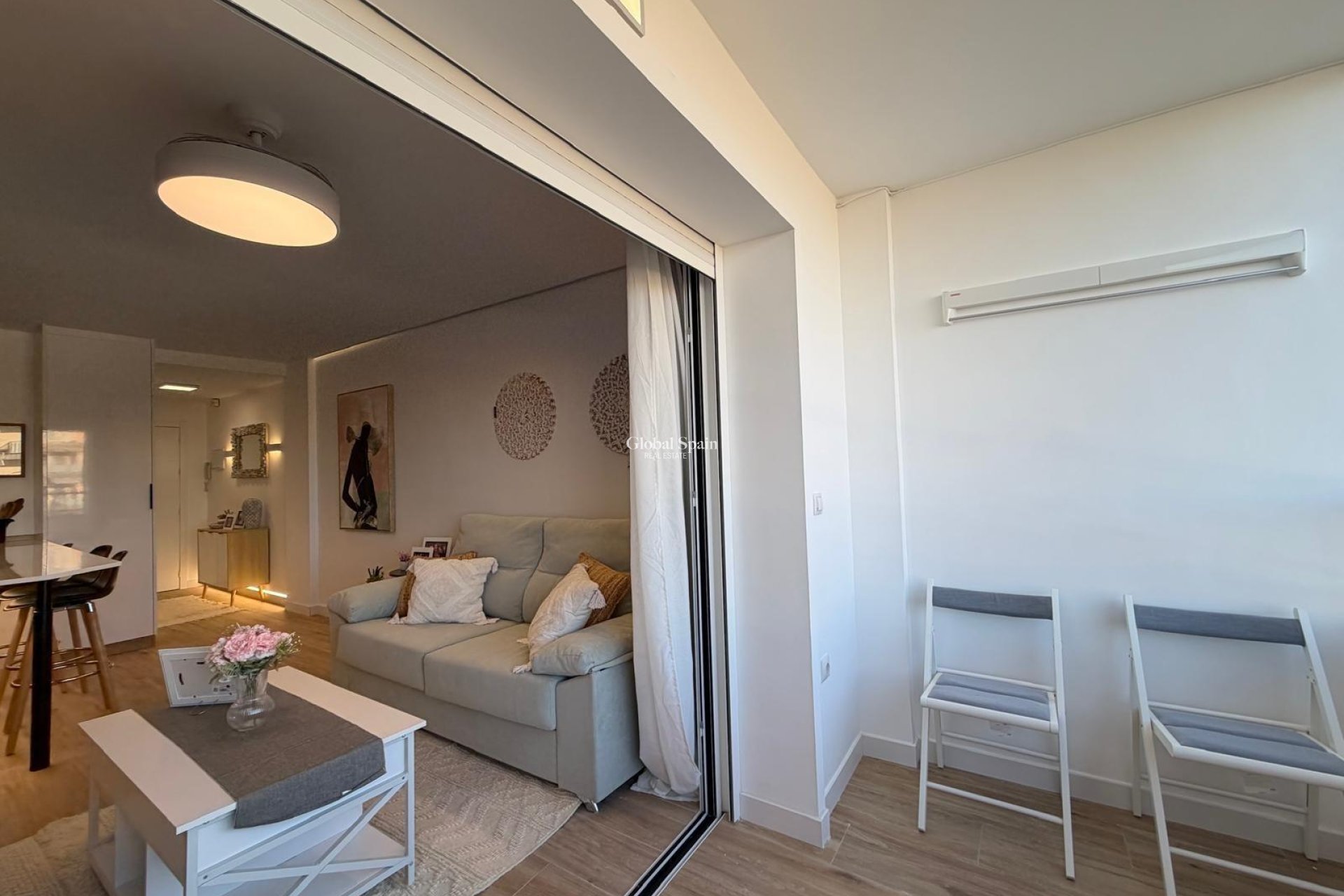 Revente - APPARTEMENT -
TORREVIEJA - Punta Prima
