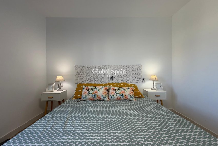 Revente - APPARTEMENT -
TORREVIEJA - Punta Prima