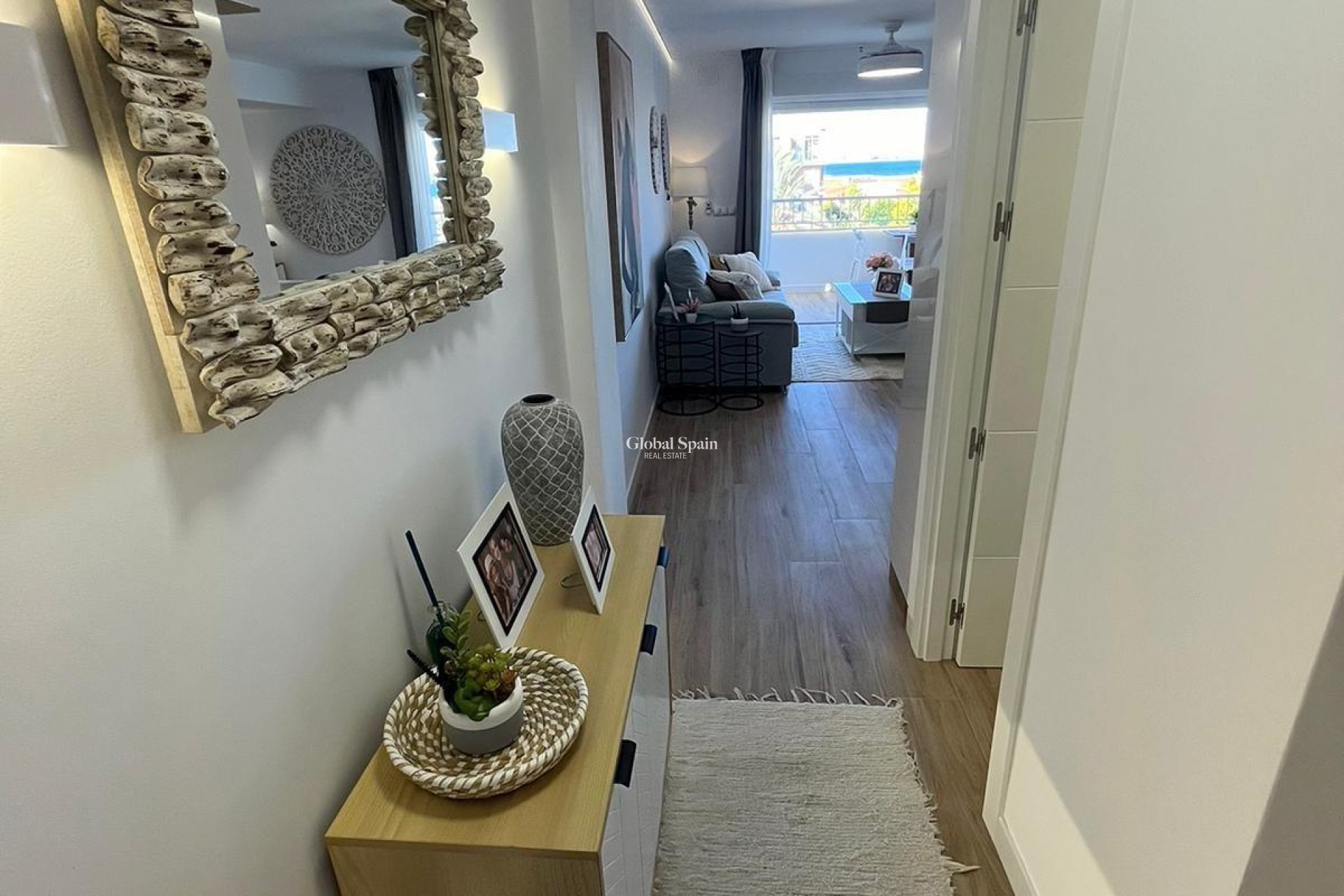 Revente - APPARTEMENT -
TORREVIEJA - Punta Prima