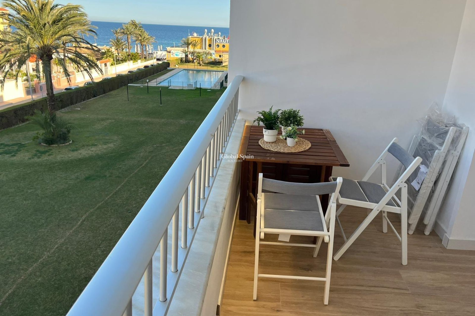 Revente - APPARTEMENT -
TORREVIEJA - Punta Prima
