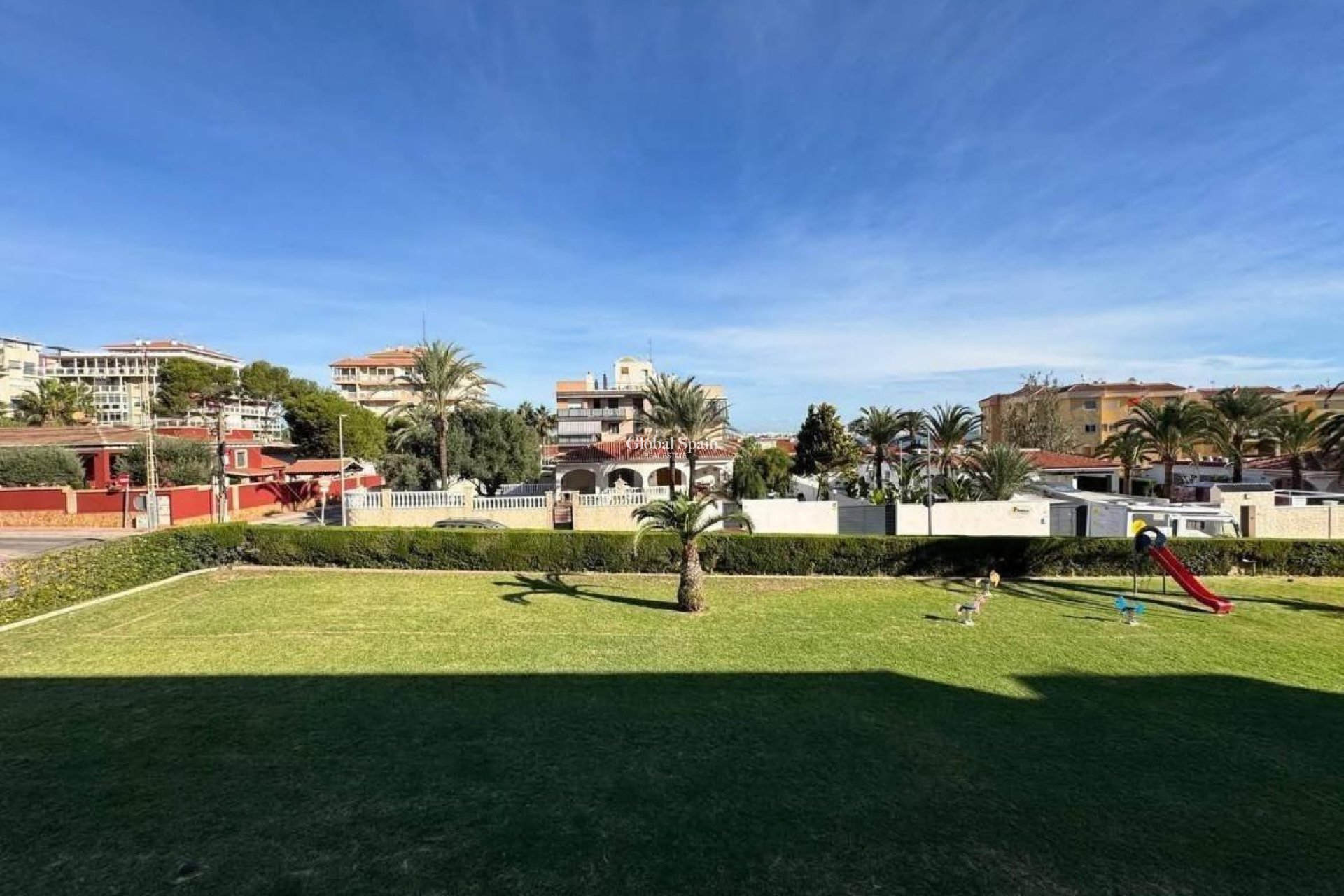 Revente - APPARTEMENT -
TORREVIEJA - Punta Prima