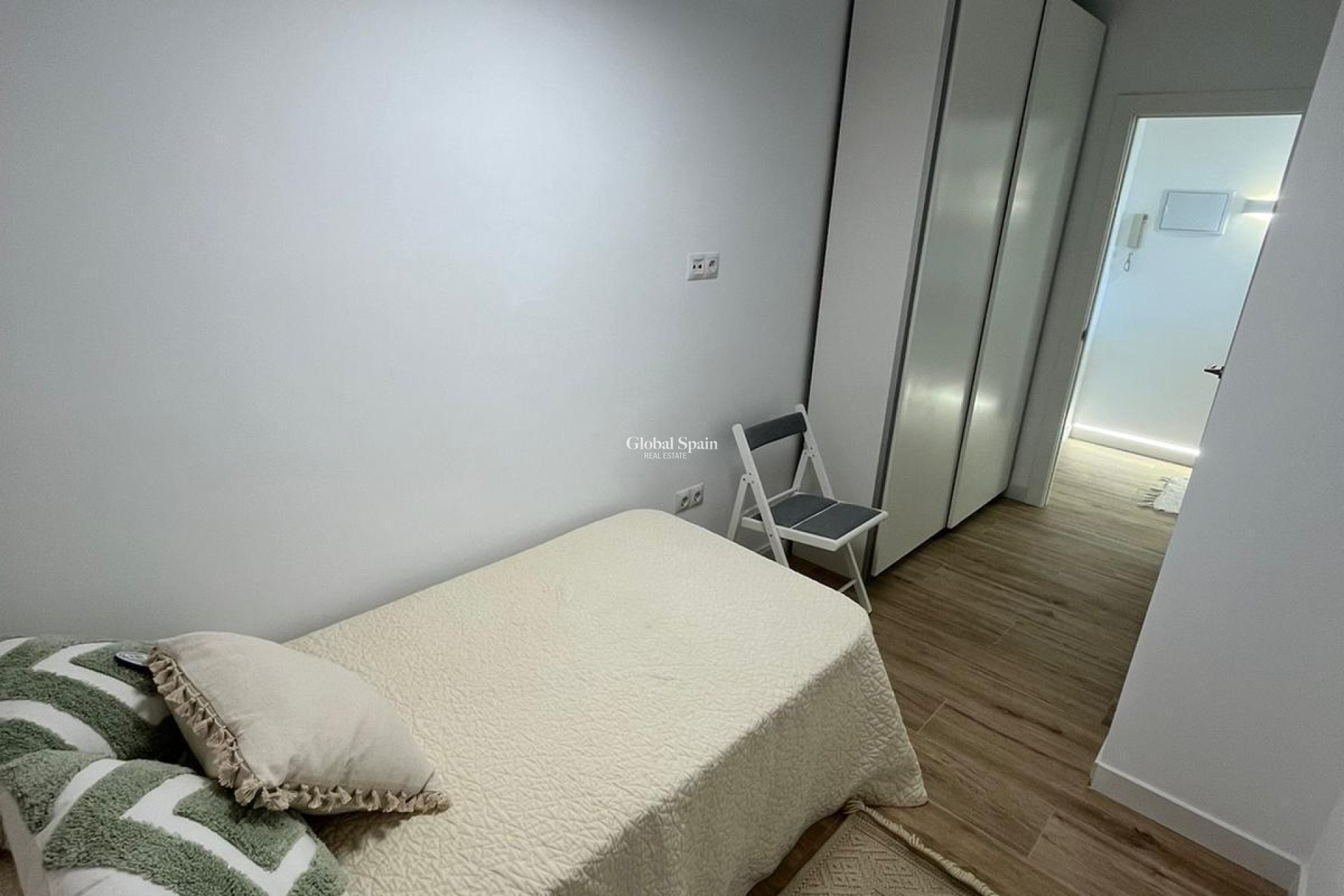 Revente - APPARTEMENT -
TORREVIEJA - Punta Prima