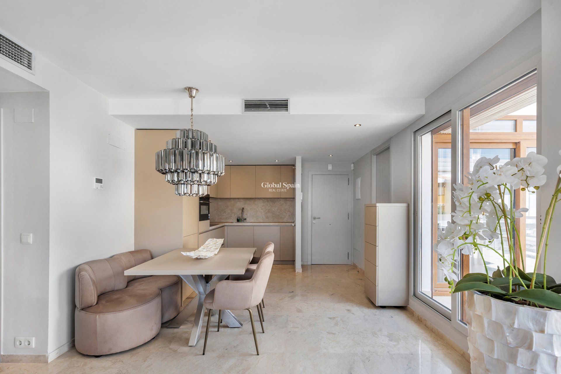 Revente - APPARTEMENT -
TORREVIEJA - Punta Prima