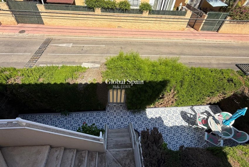 Revente - APPARTEMENT -
TORREVIEJA - Punta Prima