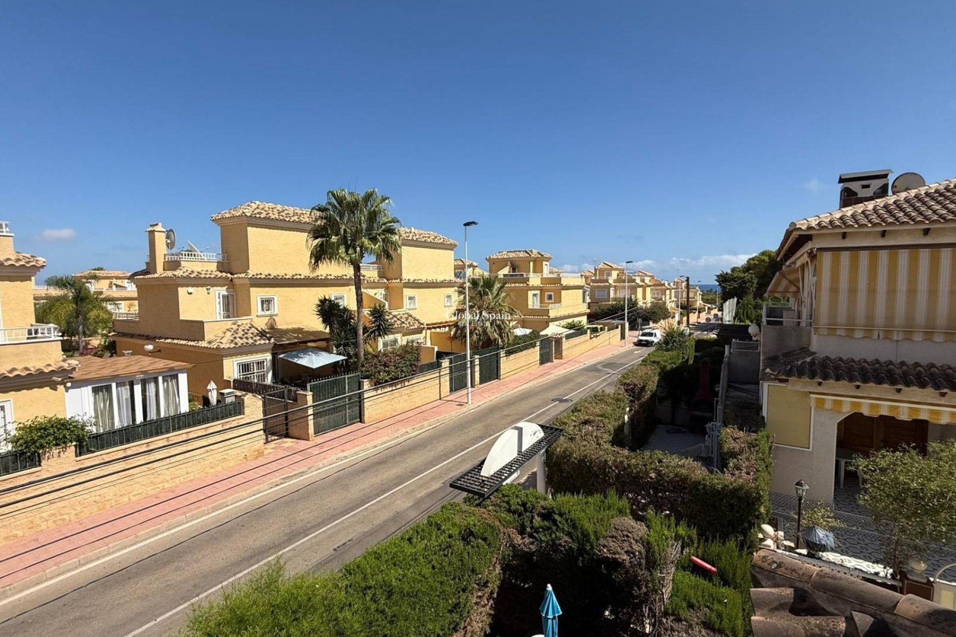 Revente - APPARTEMENT -
TORREVIEJA - Punta Prima