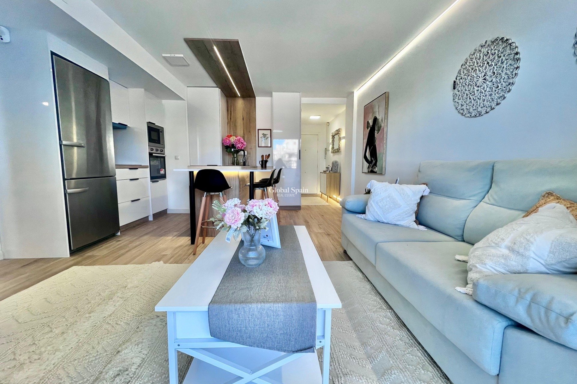 Revente - APPARTEMENT -
TORREVIEJA - Punta prima