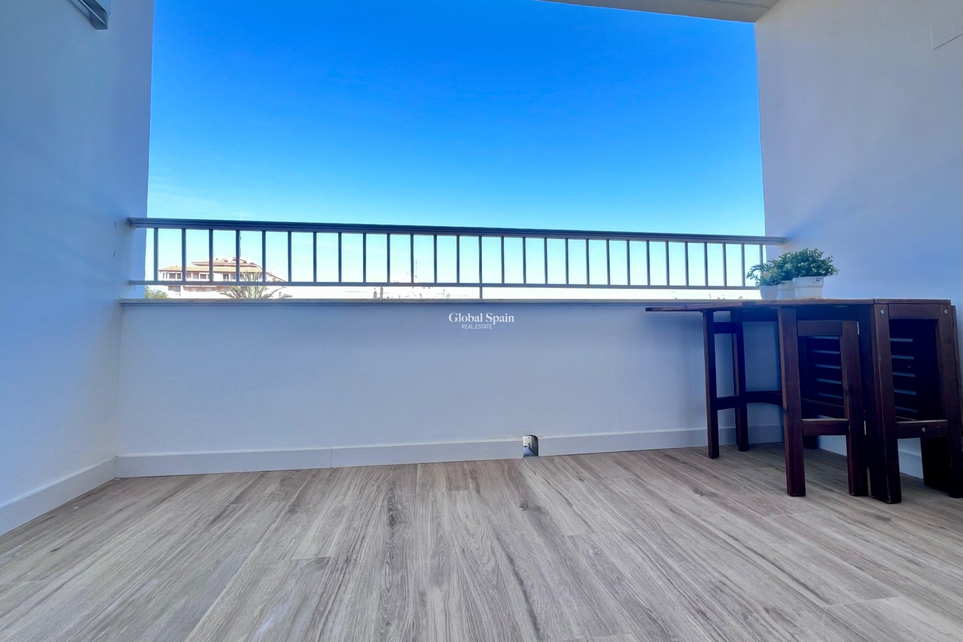 Revente - APPARTEMENT -
TORREVIEJA - Punta prima