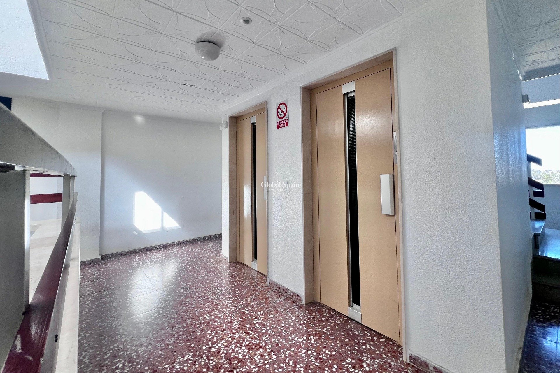 Revente - APPARTEMENT -
TORREVIEJA - Punta prima