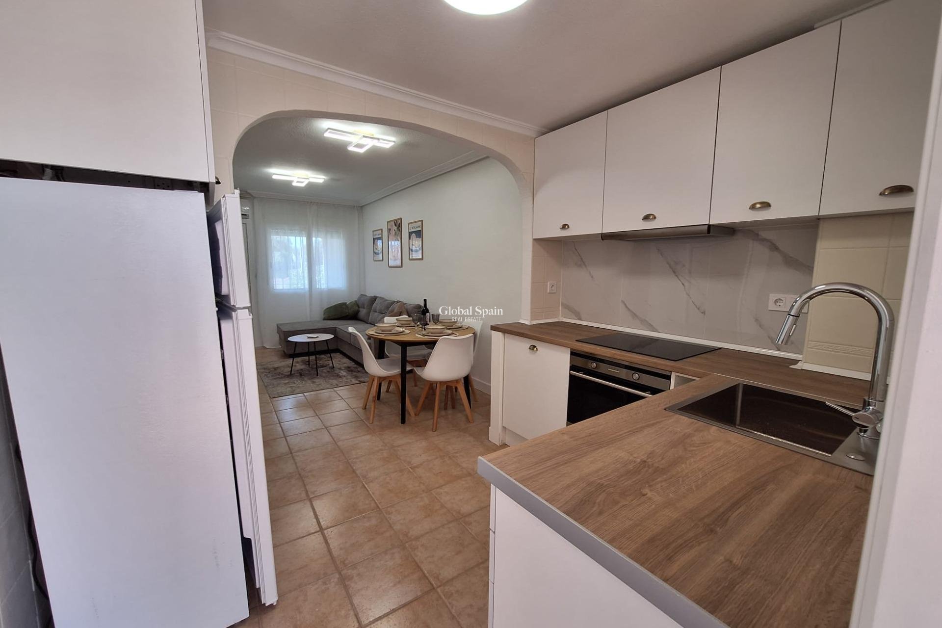 Revente - APPARTEMENT -
TORREVIEJA - Sector 25