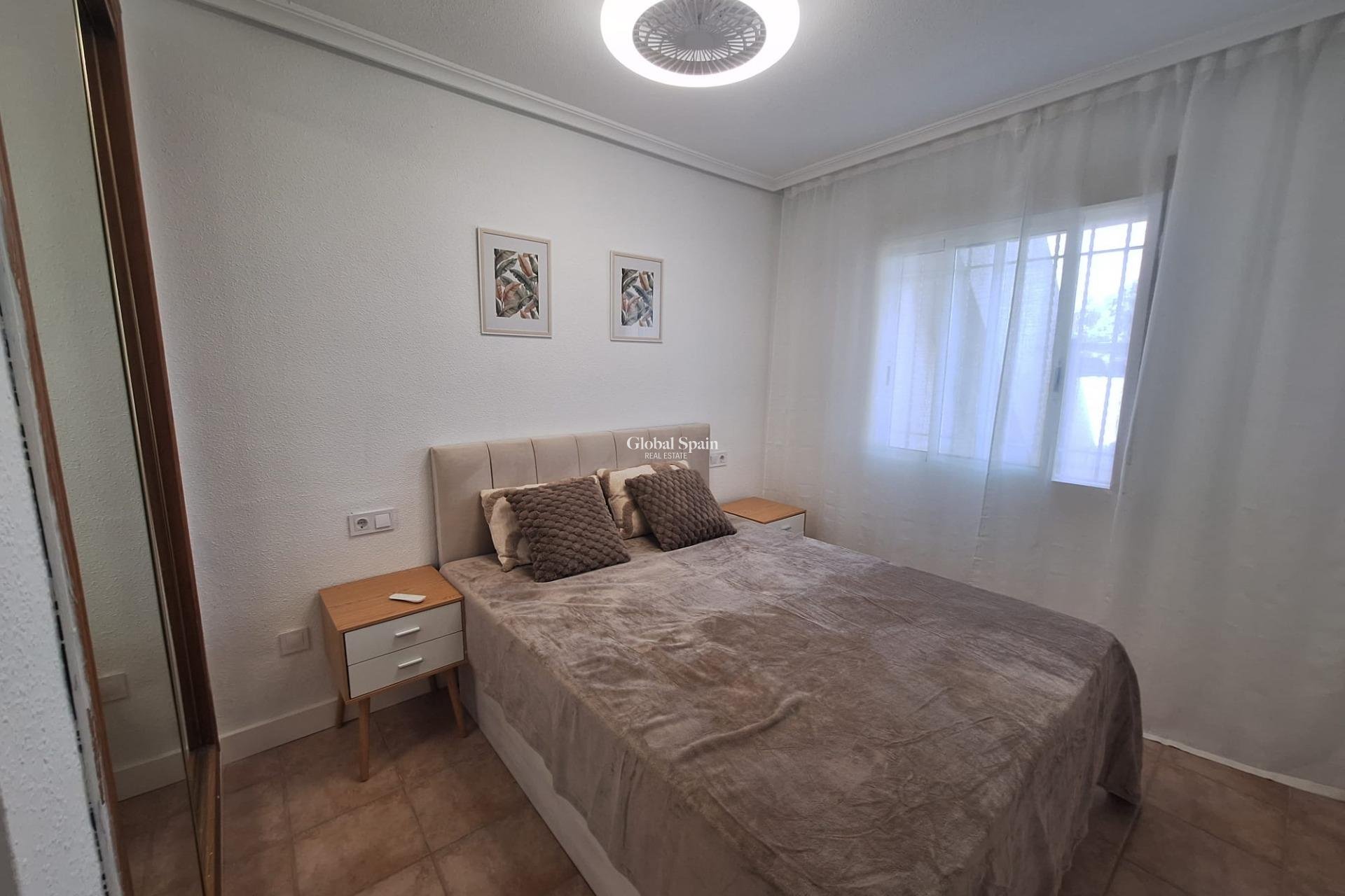 Revente - APPARTEMENT -
TORREVIEJA - Sector 25