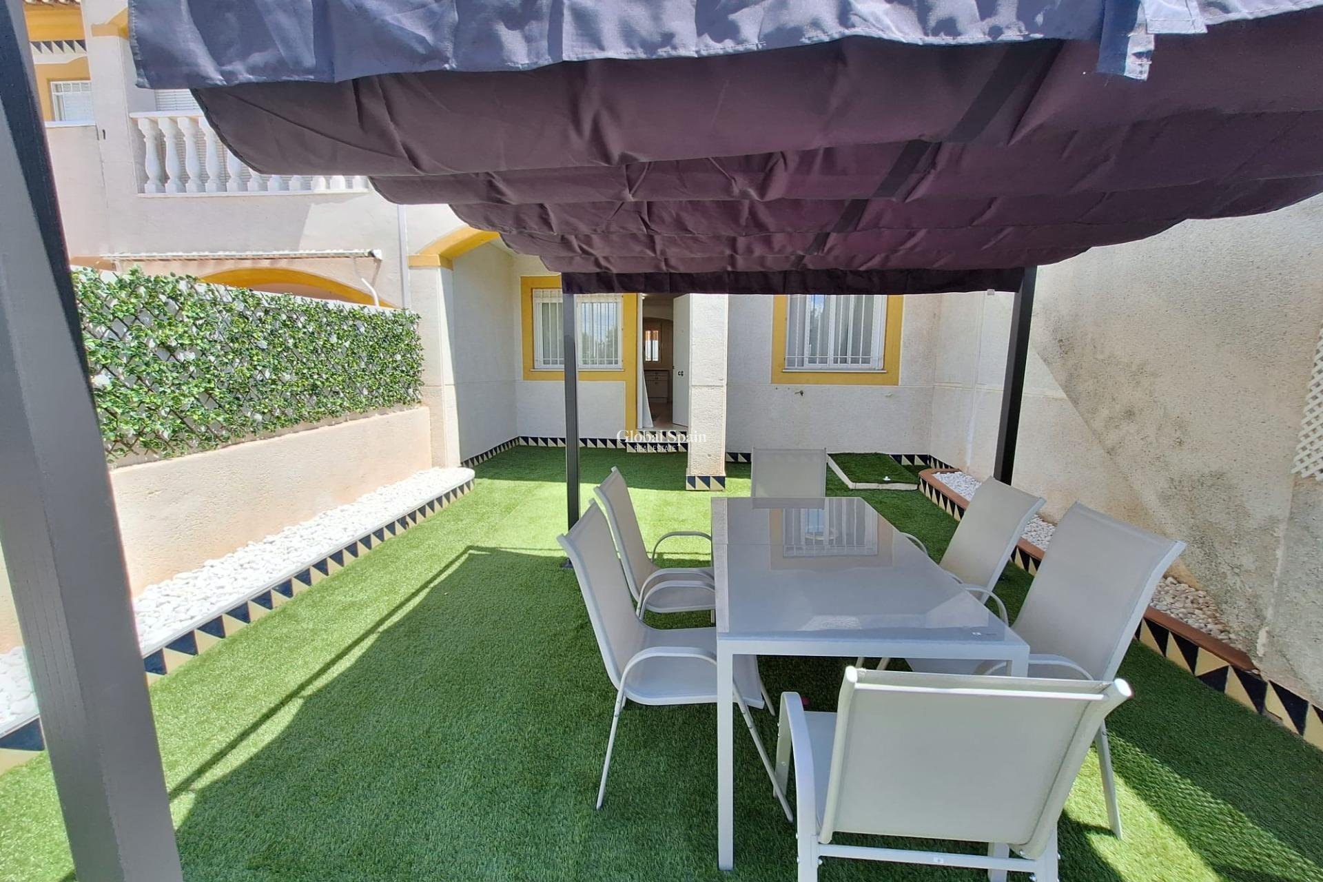 Revente - APPARTEMENT -
TORREVIEJA - Sector 25