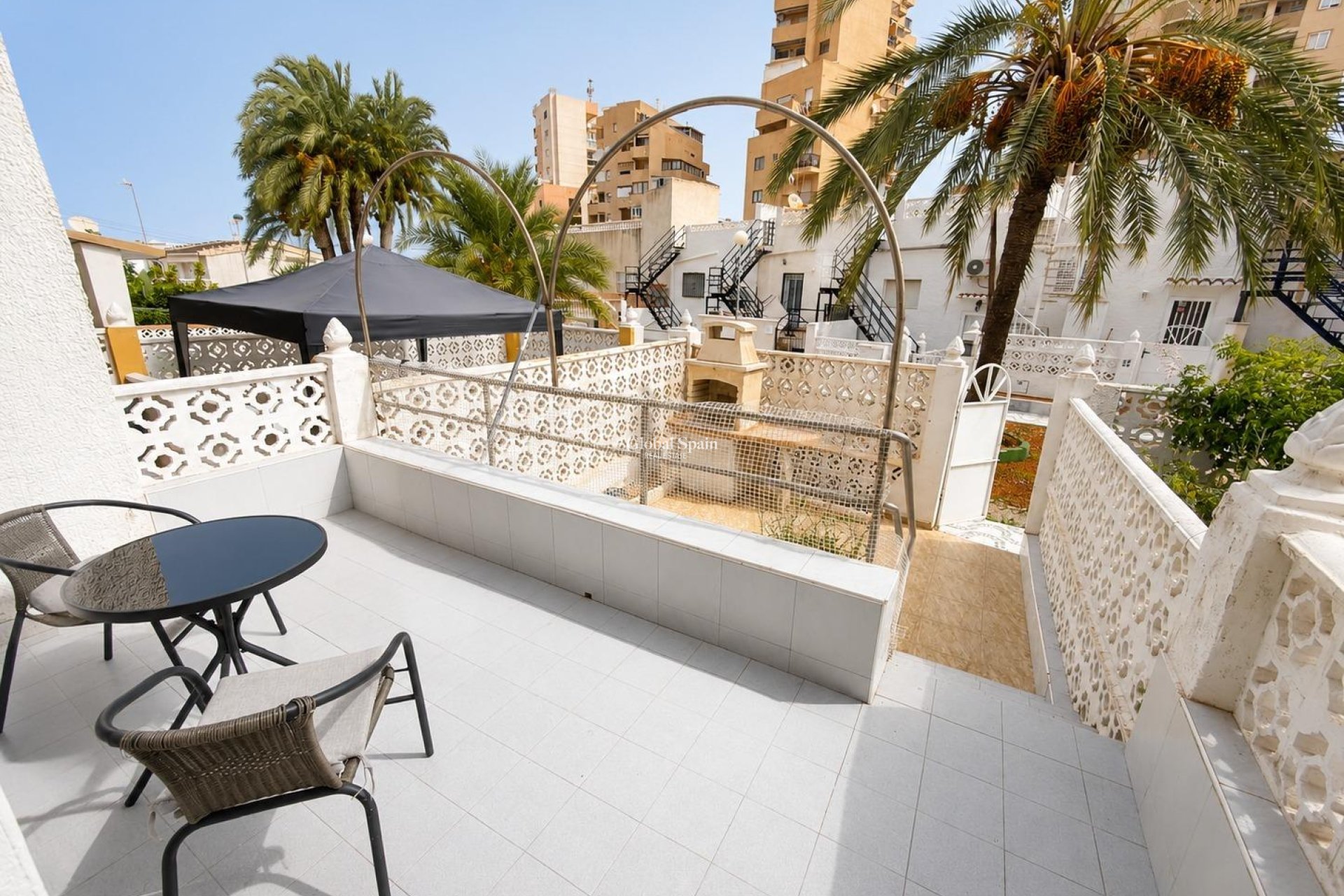 Revente - APPARTEMENT -
TORREVIEJA - Torre del moro