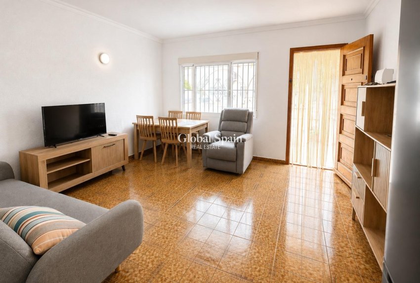 Revente - APPARTEMENT -
TORREVIEJA - Torre del moro