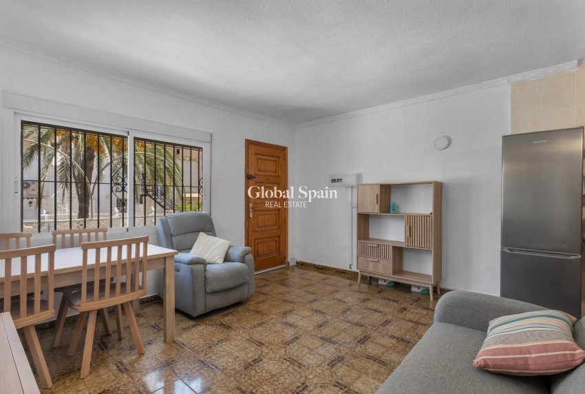 Revente - APPARTEMENT -
TORREVIEJA - Torre del moro