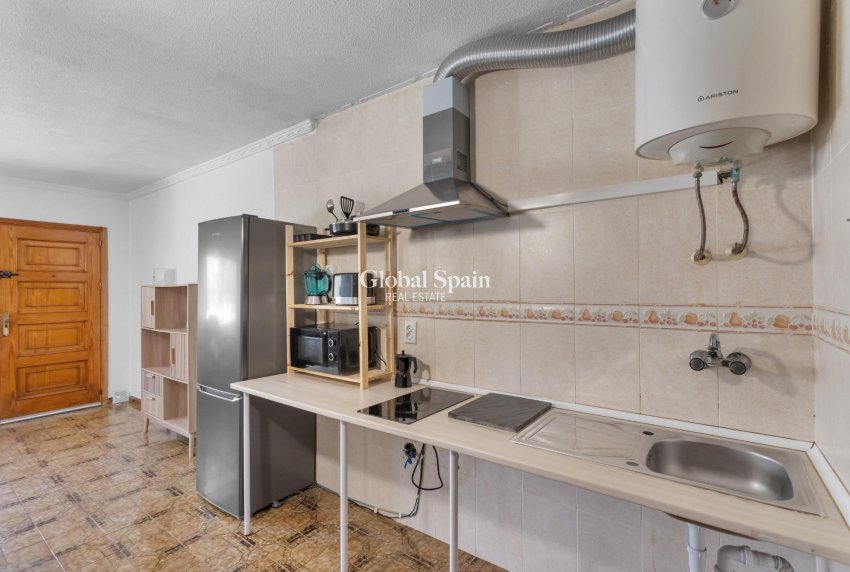 Revente - APPARTEMENT -
TORREVIEJA - Torre del moro