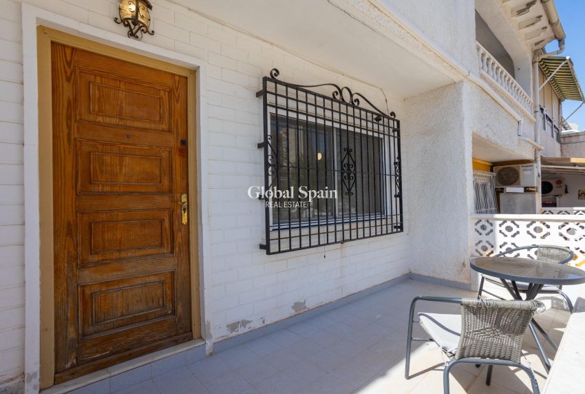 Revente - APPARTEMENT -
TORREVIEJA - Torre del moro
