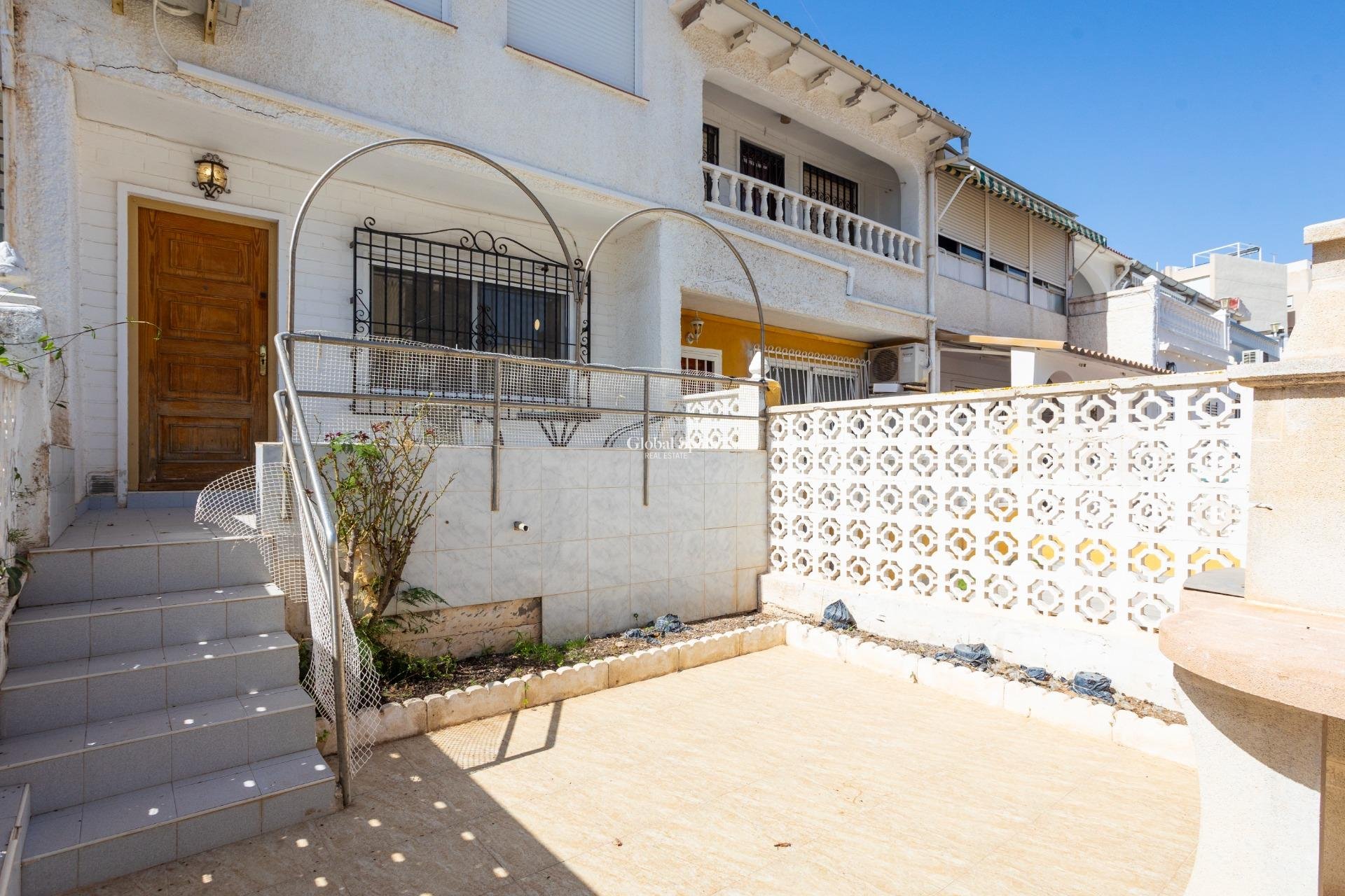 Revente - APPARTEMENT -
TORREVIEJA - Torre del moro