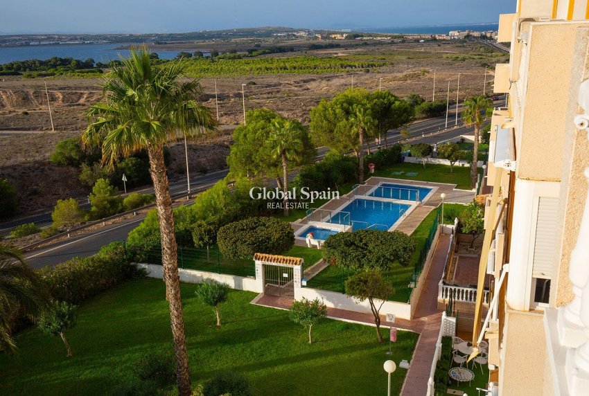 Revente - Appartement -
TORREVIEJA - Torreblanca