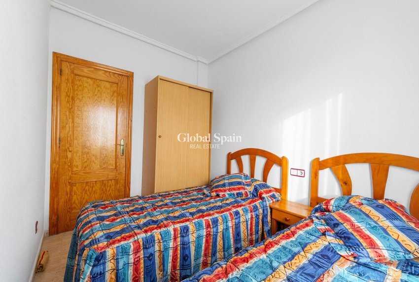 Revente - APPARTEMENT -
TORREVIEJA - Torreblanca