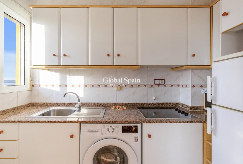 Revente - APPARTEMENT -
TORREVIEJA - Torreblanca