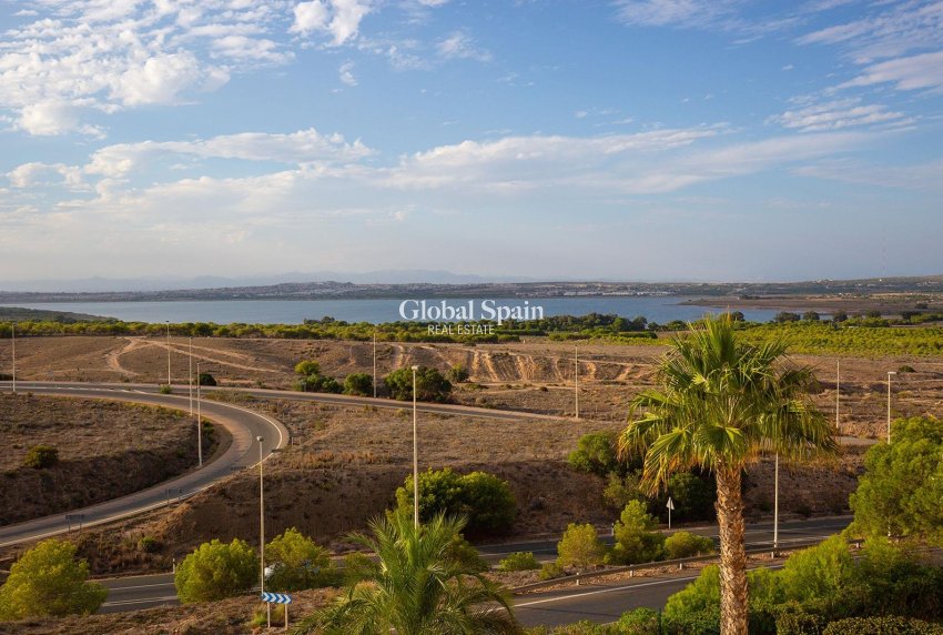 Revente - APPARTEMENT -
TORREVIEJA - Torreblanca