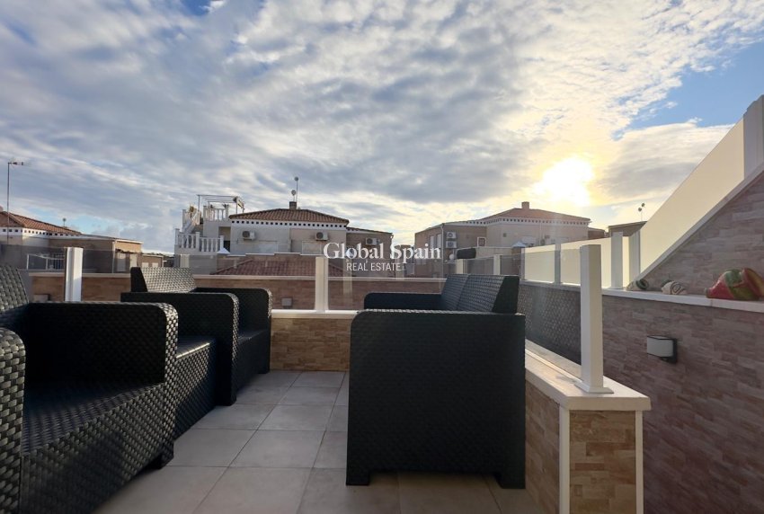 Revente - APPARTEMENT -
TORREVIEJA - Torreblanca