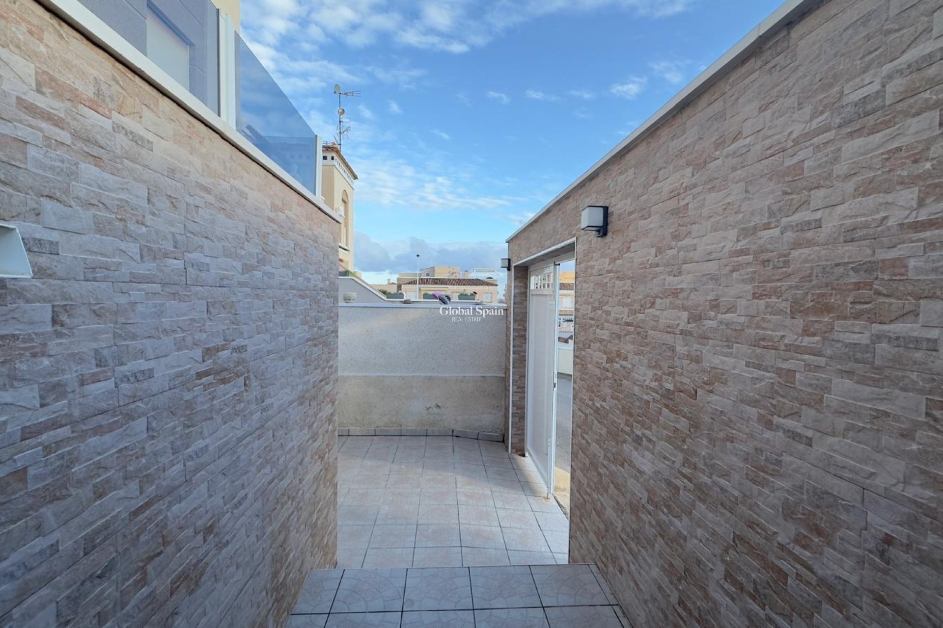 Revente - APPARTEMENT -
TORREVIEJA - Torreblanca