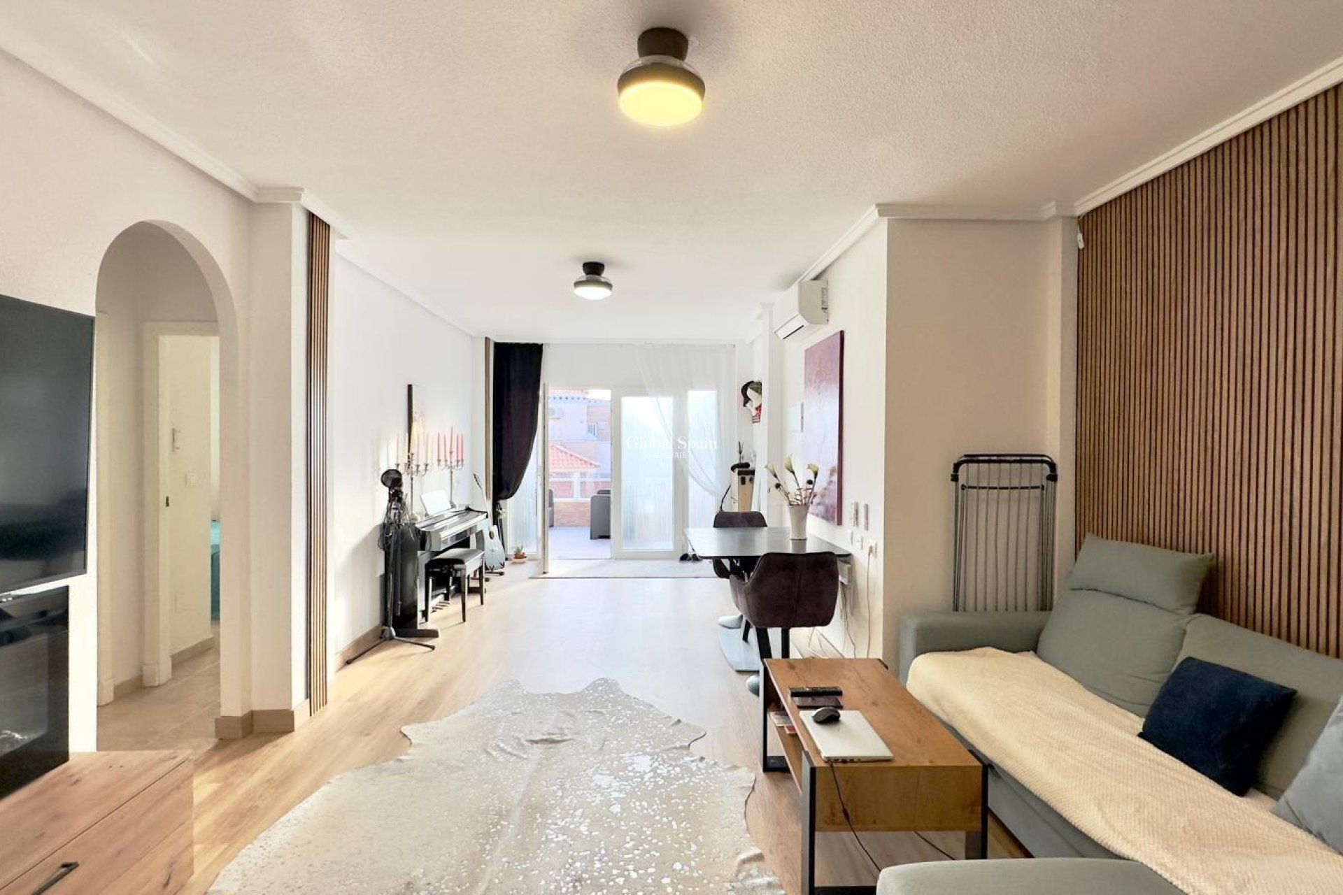 Revente - APPARTEMENT -
TORREVIEJA - Torreblanca