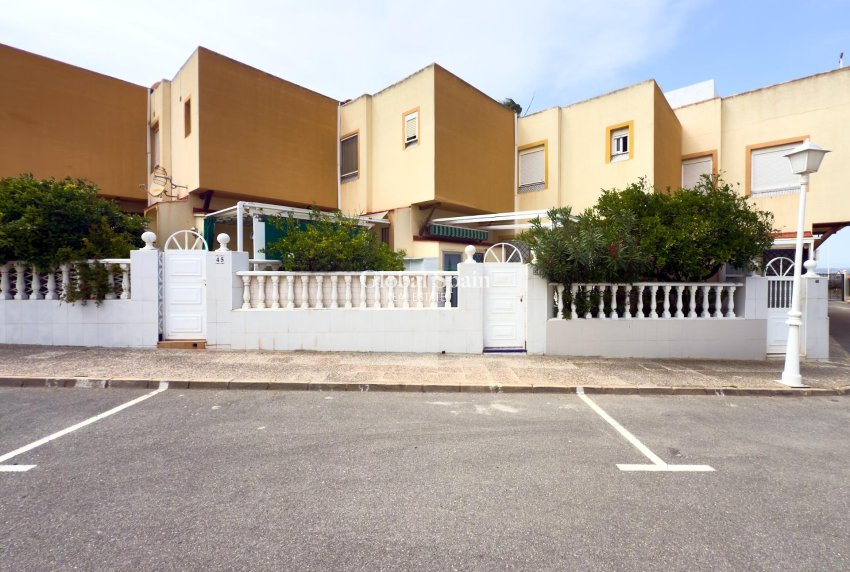 Revente - APPARTEMENT -
TORREVIEJA - Torreblanca