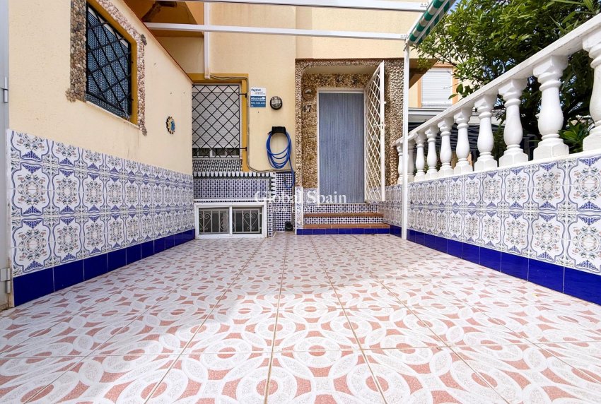 Revente - APPARTEMENT -
TORREVIEJA - Torreblanca