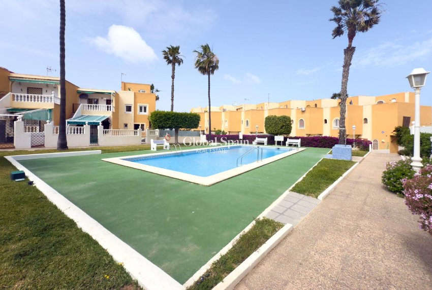 Revente - APPARTEMENT -
TORREVIEJA - Torreblanca