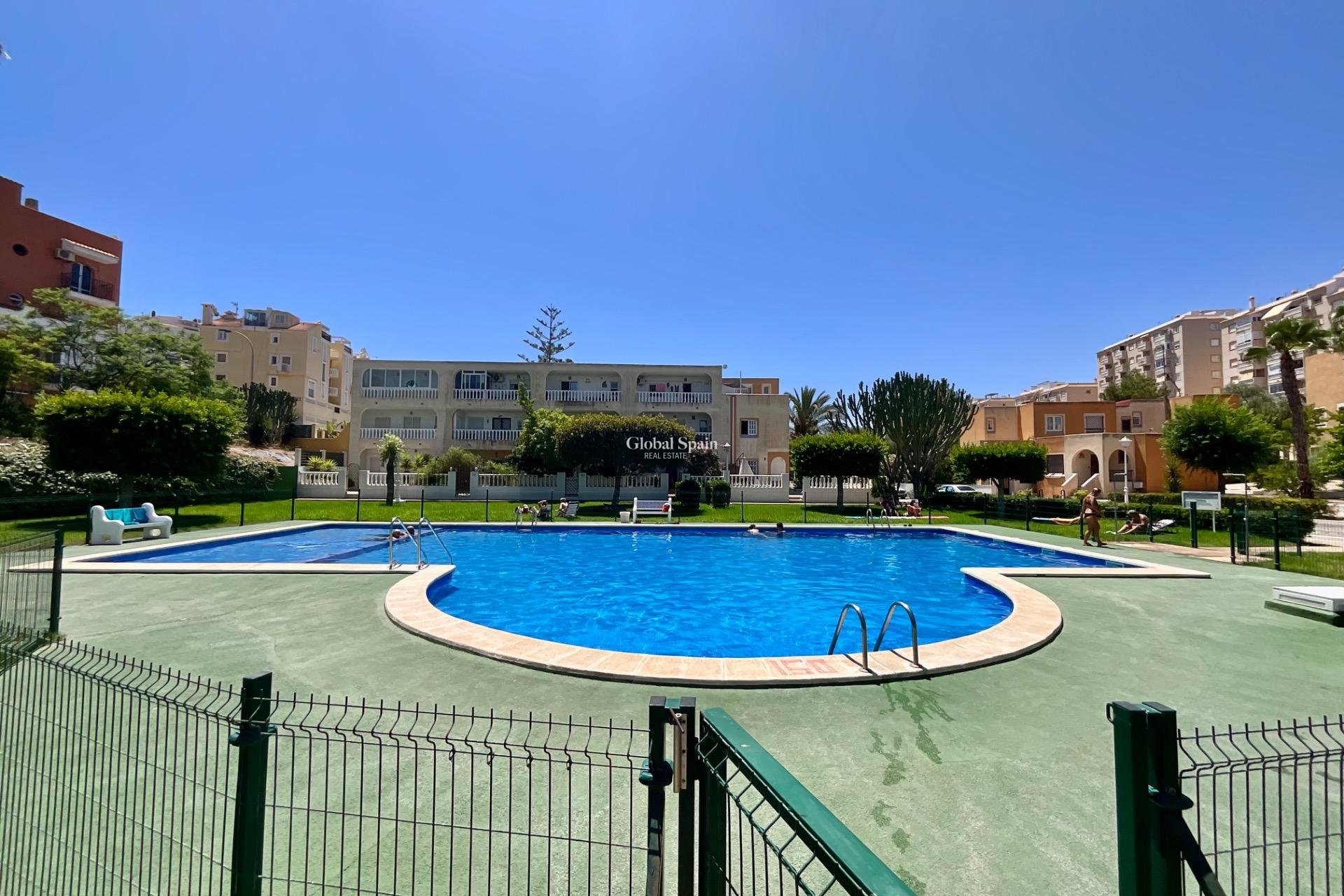 Revente - APPARTEMENT -
TORREVIEJA - Torreblanca
