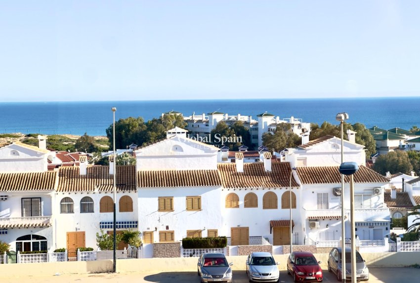 Revente - APPARTEMENT -
TORREVIEJA - Torreblanca