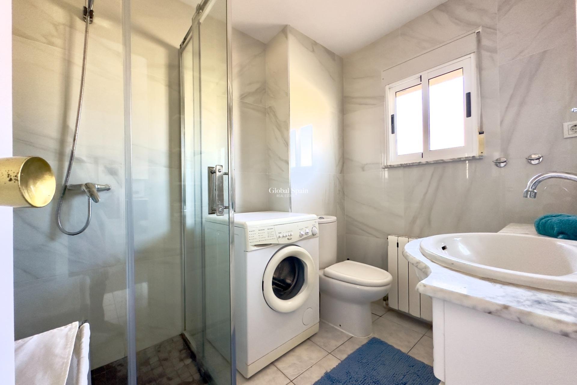 Revente - APPARTEMENT -
TORREVIEJA - Torreblanca