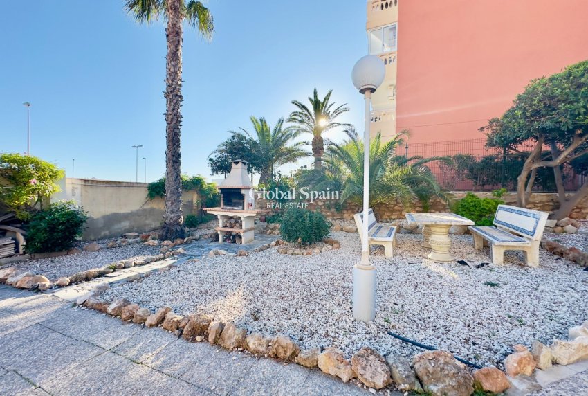 Revente - APPARTEMENT -
TORREVIEJA - Torreblanca