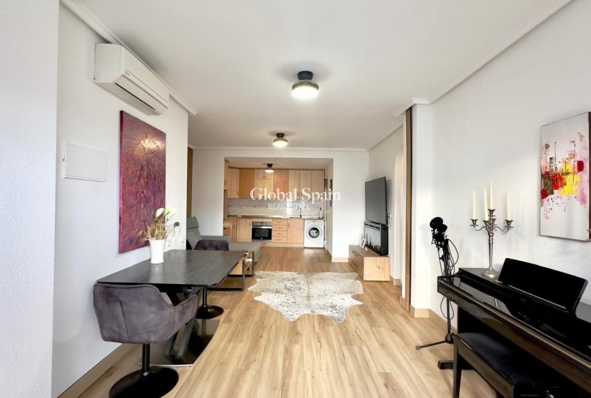 Revente - APPARTEMENT -
TORREVIEJA - Torreblanca