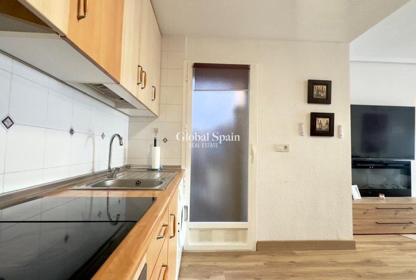 Revente - APPARTEMENT -
TORREVIEJA - Torreblanca