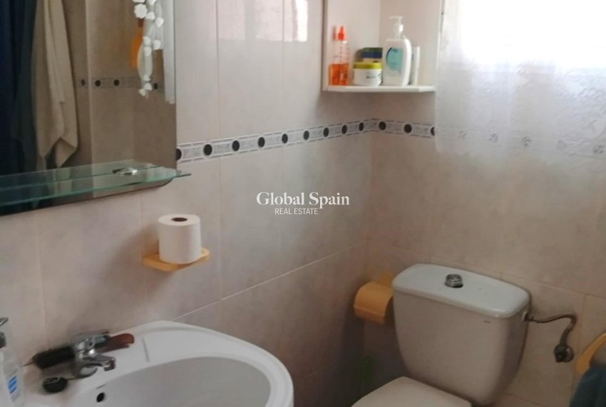 Revente - APPARTEMENT -
TORREVIEJA - Torreblanca