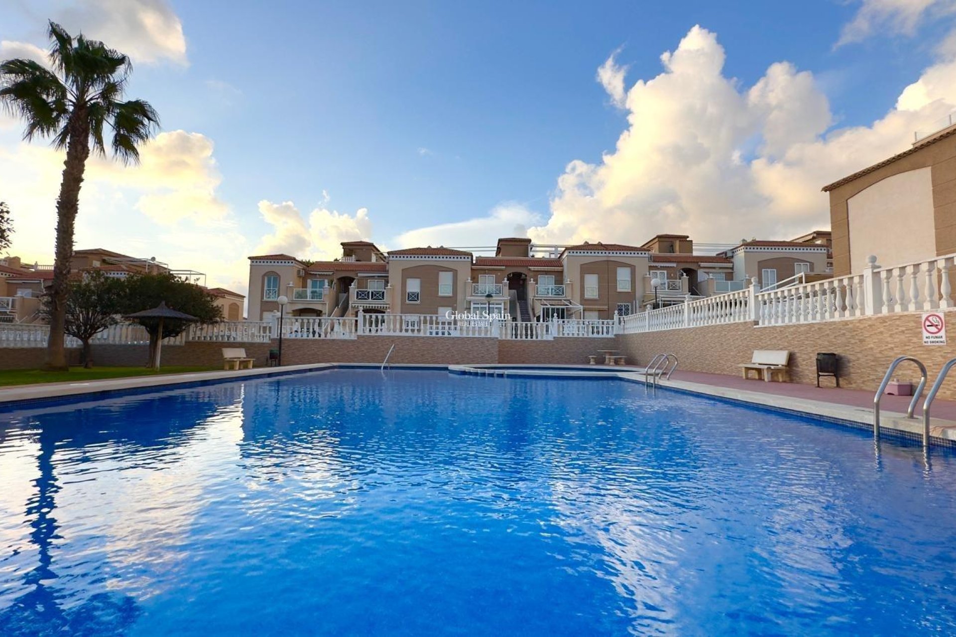 Revente - APPARTEMENT -
TORREVIEJA - Torreblanca