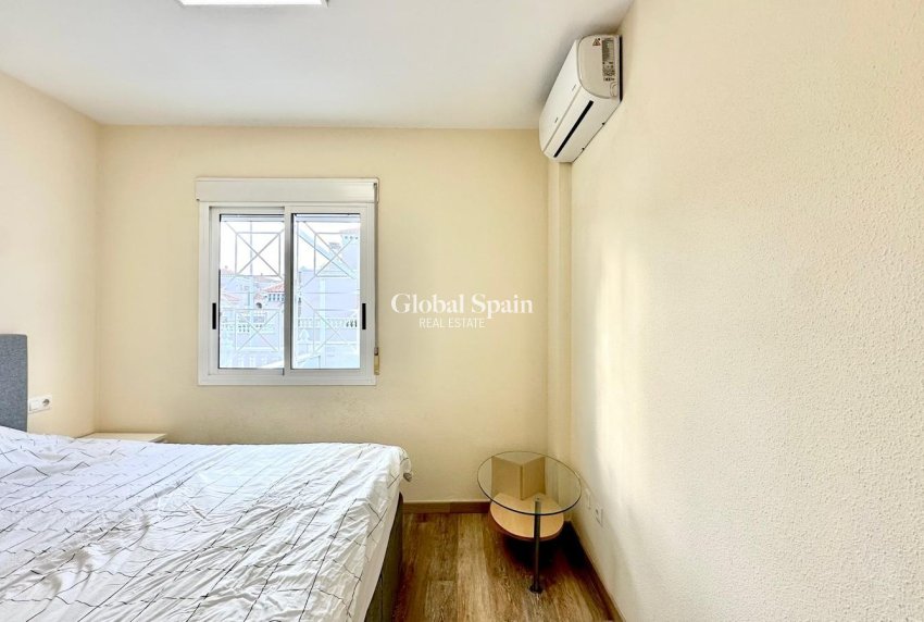 Revente - APPARTEMENT -
TORREVIEJA - Torreblanca