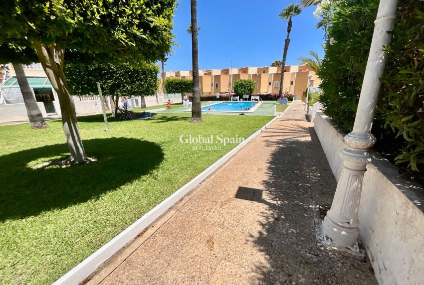 Revente - APPARTEMENT -
TORREVIEJA - Torreblanca